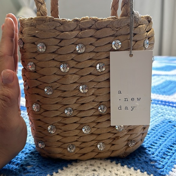 A New Day Tan Woven Tote Bag - Picture 3 of 6